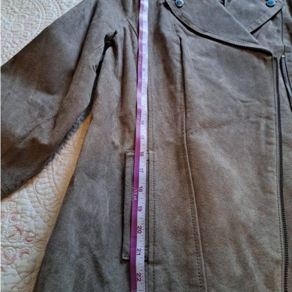 Women's Suede Leather Taupe Jacket - Picture 5 of 11